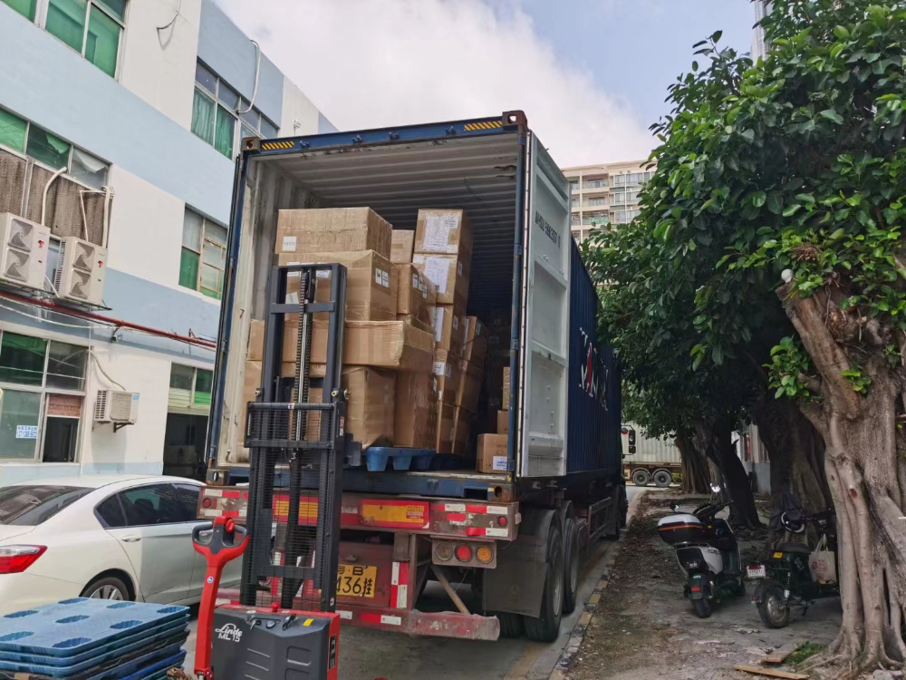 几个工厂拼柜给同一个客户可以分开报关吗?