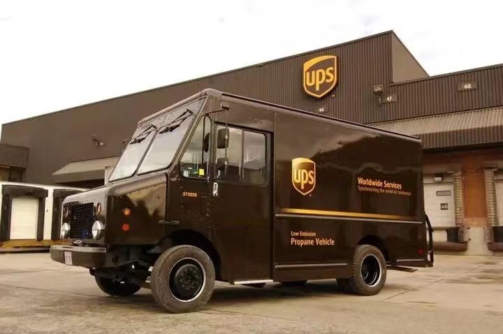 UPS国际快递取件电话:400-820-8388