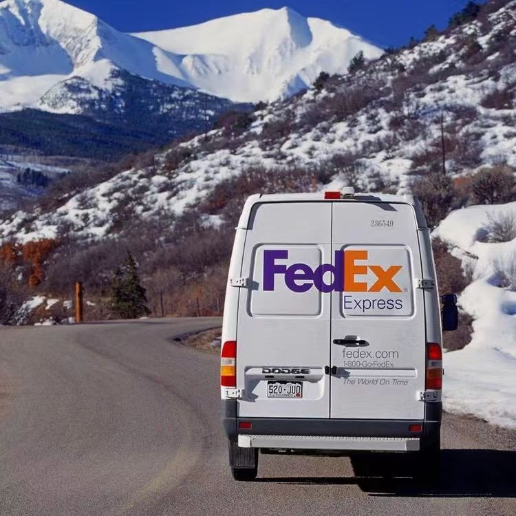 FedEx(联邦)国际快递取件电话:800-988-1888